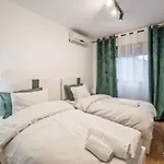 Atomium Appartement Tirana
