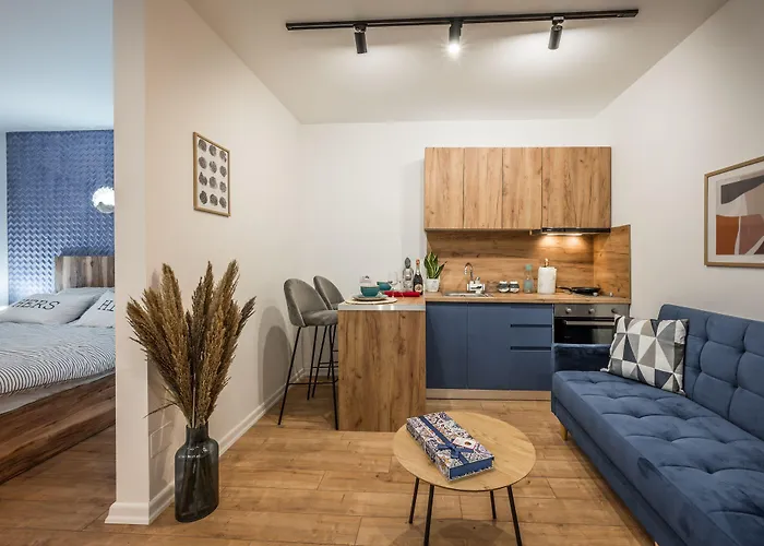 Atomium アパート ティラナ